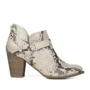 Fergalicious by Fergie Chucky Faux Snakeskin Womens Ankle Boots Size 7.5